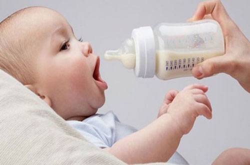 Kinh nghiệm chọn mua sữa cho trẻ sơ sinh